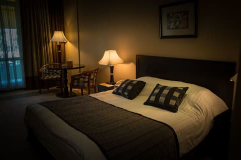 Century Park Hotel, Room