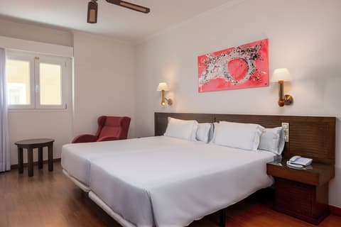 Senator Cadiz Hotel, Room