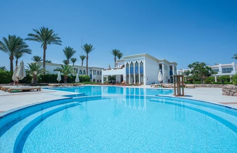 Reef Oasis Beach Aqua Park Resort, Terrace/patio