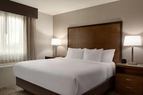 La Quinta Inn & Suites by Wyndham Fairbanks Airport, Room