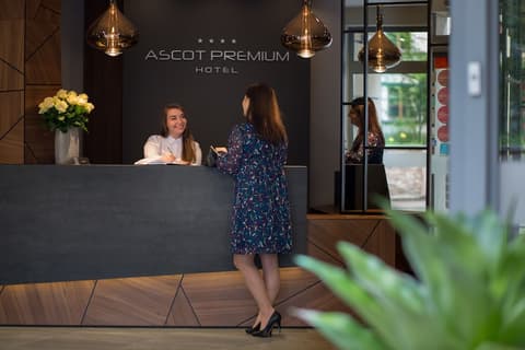 Hotel Ascot Premium, Reception