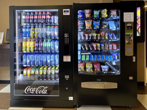 Hotel Van Gogh, Vending machine