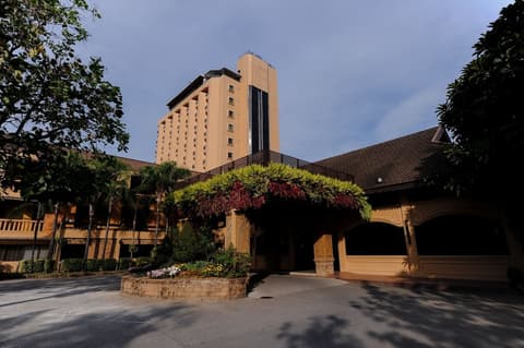 Holiday Garden Hotel & Resort Chiang Mai, Property entrance