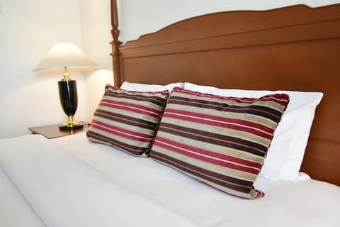 Century Park Hotel, Room