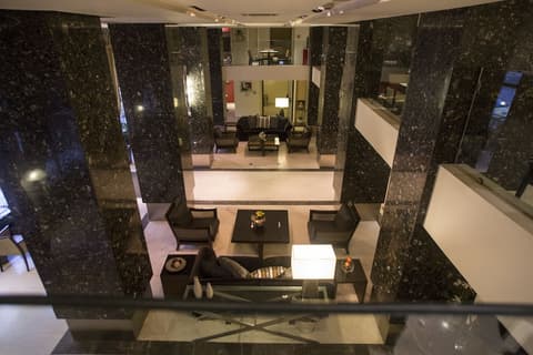 Davitel Tobacco Hotel, Lobby