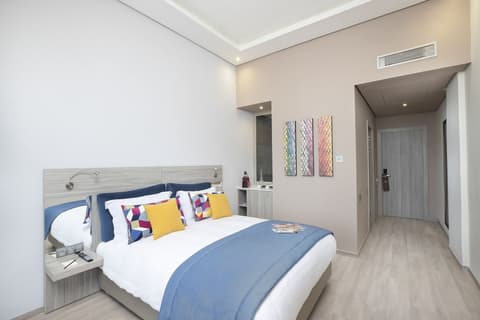 Marina Bay City Center, Room