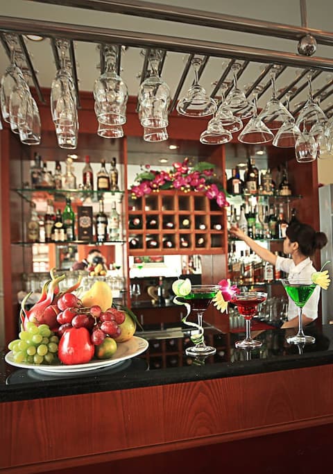 Moon View Hotel, Bar (on property)