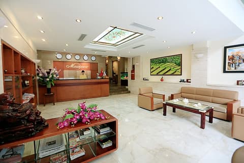 Moon View Hotel, Lobby