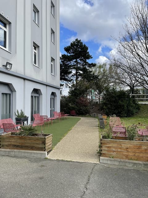 Kyriad Le Blanc Mesnil, Terrace/patio