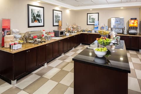 Hampton Inn & Suites Las Vegas South, Restaurant