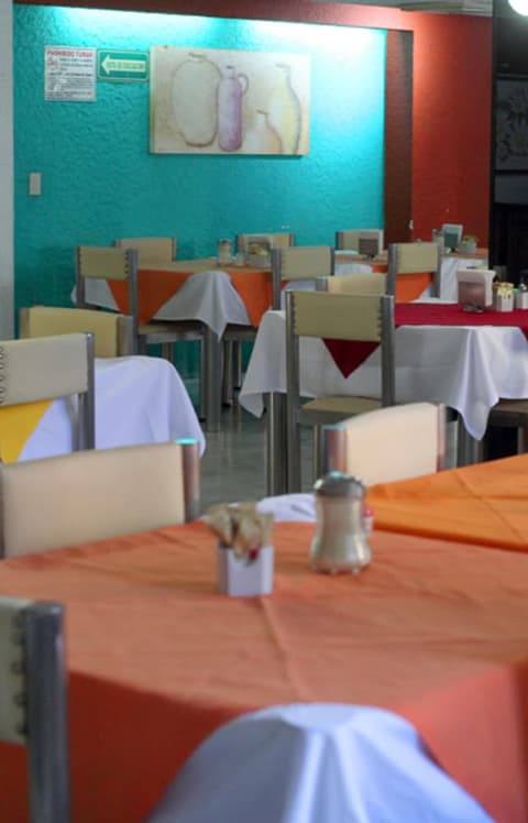 Hotel Universo Guadalajara, Breakfast area