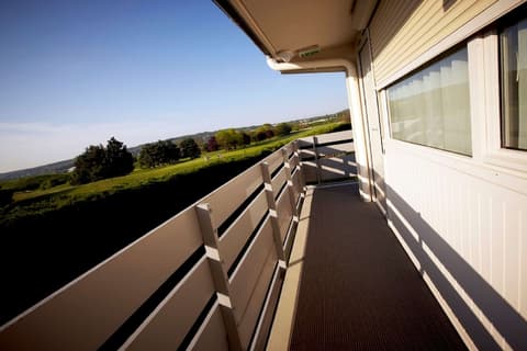 Campanile Versailles - Buc, Property grounds