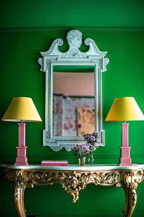 Hôtel Les Deux Gares, Interior entrance