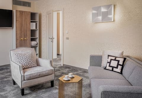 Maestro by Adrez, Room