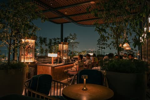 Four Seasons Hotel Mumbai, Restaurant