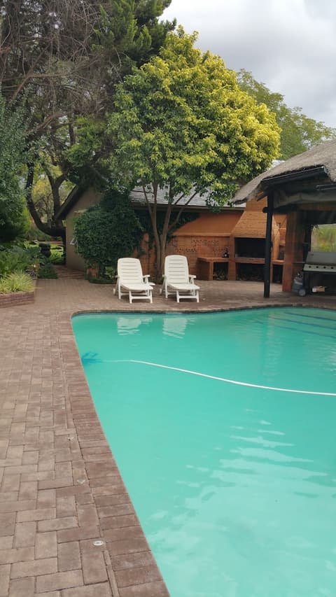 Bayswater Lodge, Pool