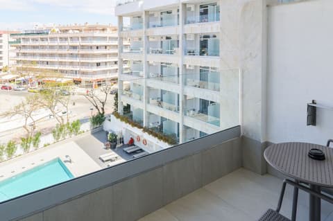 Olympus Palace, Terrace/patio