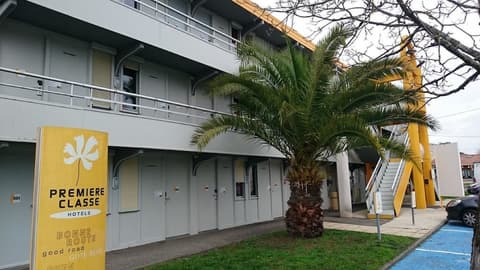 Premiere Classe Bordeaux Ouest - Eysines, Garden