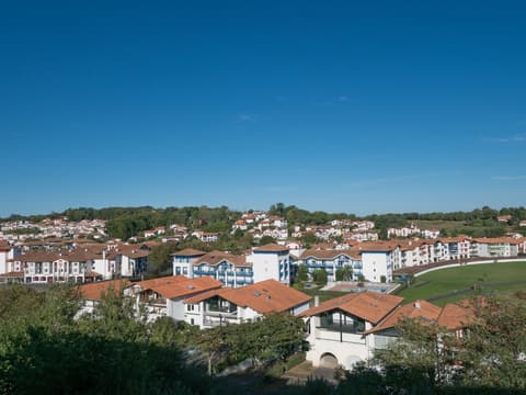 Résidence Soko-Eder, Gazebo