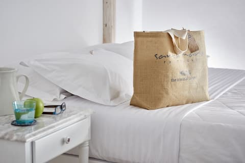 Santa Maria Village, Room