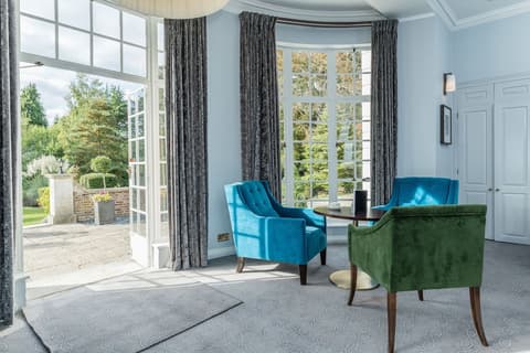 Gorse Hill, Lobby sitting area