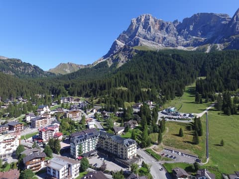 Grand Hotel des Alpes, Exterior