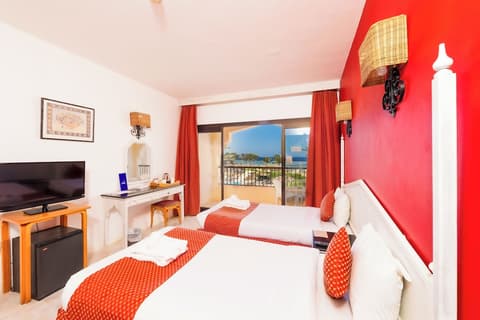 Flamenco Beach and Resort, Room