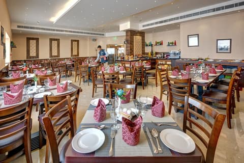 Orchid Hotel Al Barsha, Dining