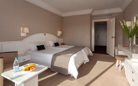 El Mouradi Palace, Room