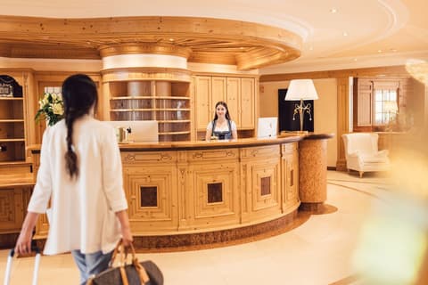 Alpenpalace Luxury Hideaway & Spa Retreat, Reception