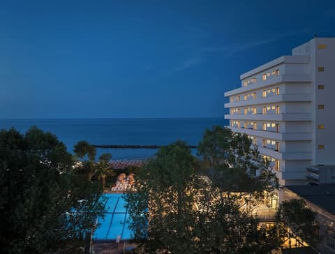 Serena Majestic Hotel, Front of property