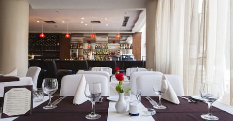 Hotel Le Caspien, Couples dining