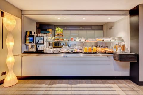 Design Hotel F6, Breakfast buffet