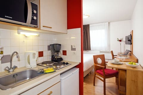 Séjours & Affaires Bordeaux de L'Yser, Private kitchen