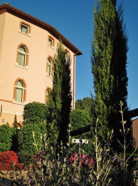 Hotel Certaldo, Property grounds