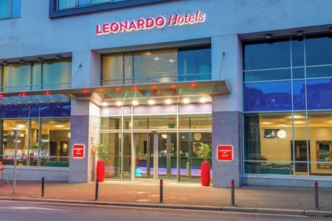 Leonardo Hotel Plymouth, Property entrance