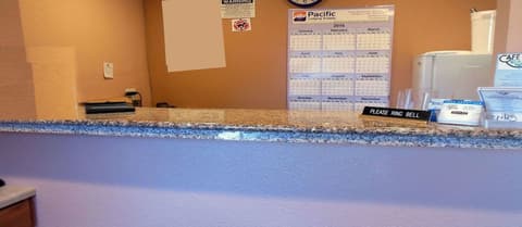 Sealamp Inn, Reception