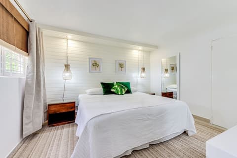 The Palms Resort, Room