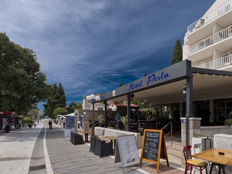 Hotel Perla, Restaurant