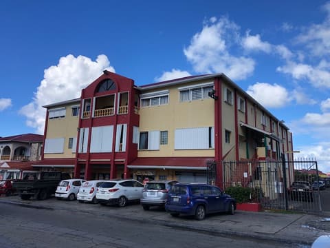 Carls Unique Inn, Front of property