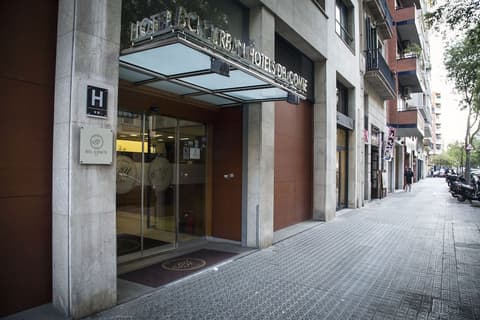 Bcn Urbaness Del Comte, Exterior