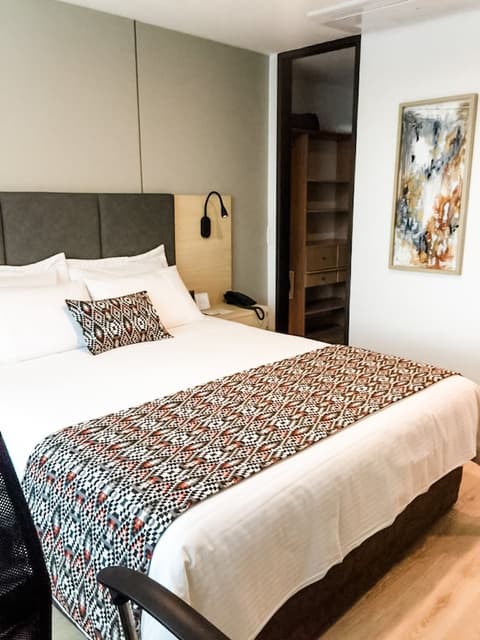 Novelty Suites Hotel, Room