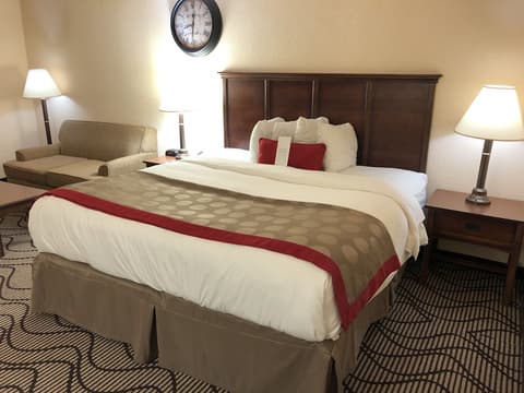 Ramada by Wyndham Birmingham Airport, Room