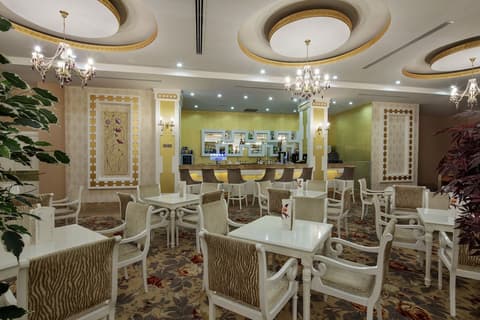 Crystal Tat Beach Golf Resort & Spa - All Inclusive, Restaurant