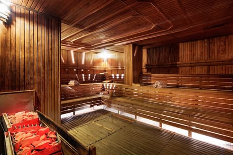 Crystal Tat Beach Pearl Collection, Sauna