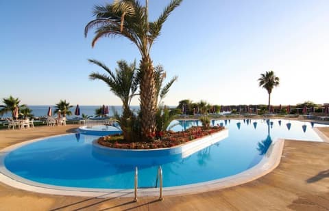 Corallia Beach Hotel Apartments, Outdoor pool
