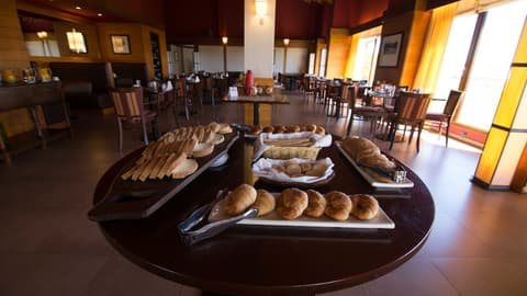 Rochester Calafate, Breakfast area