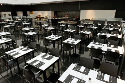 Hilton Madrid Airport, Lobby lounge