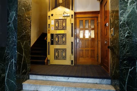 Hotel Margrit, Interior entrance