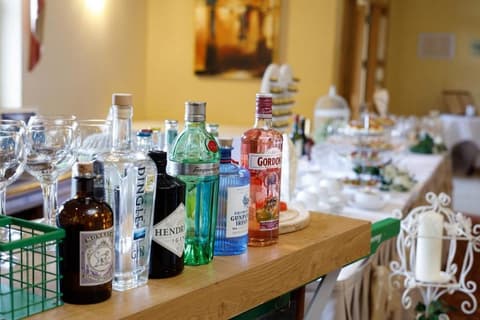 Great National Hotel Ballina, Food and drink